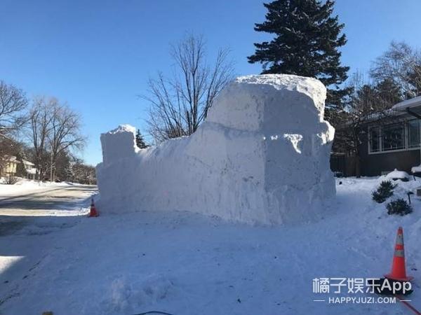 用雪堆出海象、章鱼、海龟，这三兄弟厉害了