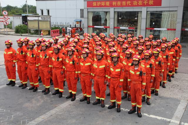 地震丨黄金72小时，身在“地震”震源中心的我们