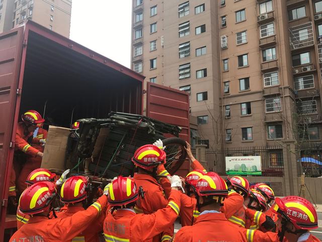 地震丨黄金72小时，身在“地震”震源中心的我们