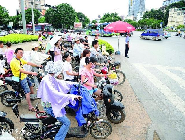 电动车交通违法行为或纳入个人征信！“电驴”怎么管，居民来支招