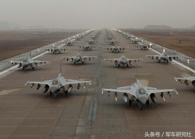 大开眼界！美国空军公布各型战机数量 四代隐形战机总数已达309架