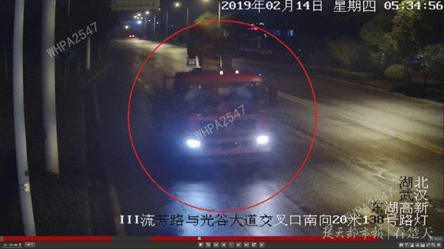 男子开吊车盗窃钢板销赃，民警调“天眼”2小时破案