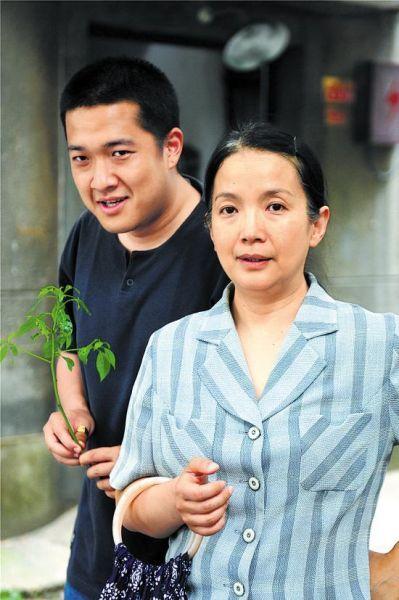 张丰毅前妻东山再起，三嫁老戏骨恩爱白首，再谈张丰毅直言太绝情