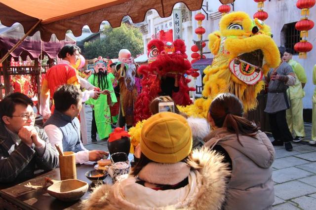 抖音风潮刮到横店，掀起2018年春节大庙会“皇家”年味风！