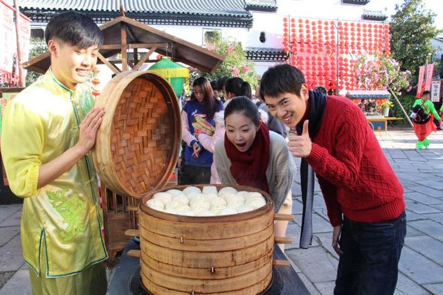 抖音风潮刮到横店，掀起2018年春节大庙会“皇家”年味风！