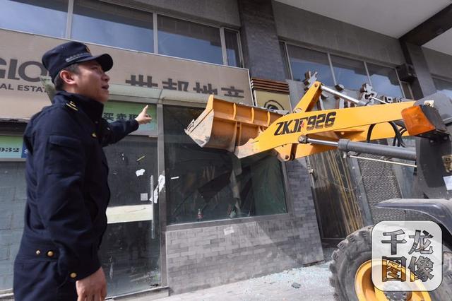 北京朝阳麦子店拆除40余平方米违建