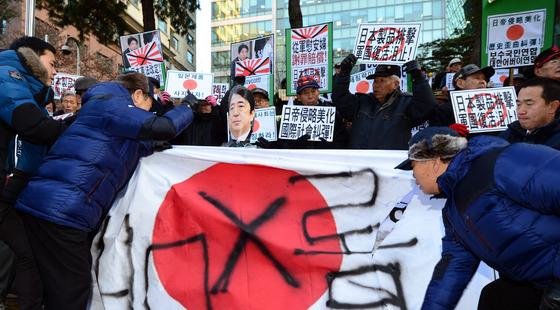 韩抵制日货运动发酵：超市拒卖日本啤酒，2.5万人向政府请愿