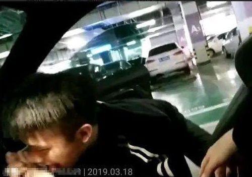 女主播直播飚车被永封，网友：内容太过低俗