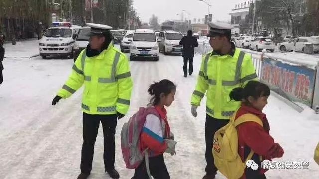 「大战100天」战风雪，查违法，搞宣传，临夏交警最近很忙