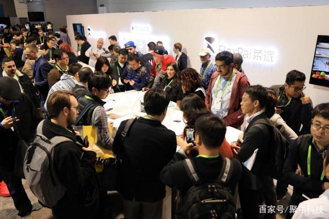 CES 2019 全球首款可折叠柔性屏手机柔派带来“黑科技”盛宴