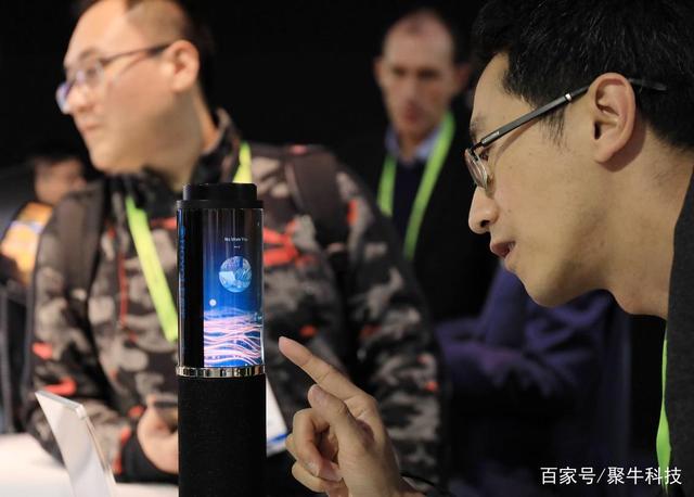 CES 2019 全球首款可折叠柔性屏手机柔派带来“黑科技”盛宴