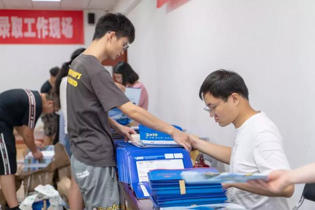 录取通知书@南京信息工程大学首批4875份录取通知书今日寄出