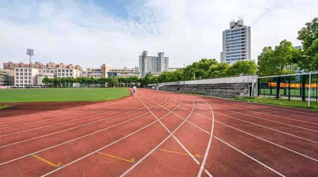 最高15万/㎡！青岛市内热门学区房价一览 孩子未来真要买不起了……