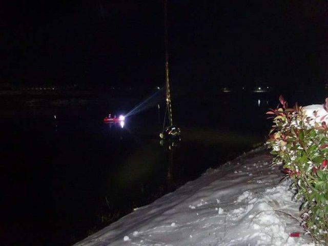 冰雪致常德一小车打滑坠入水库，司机不幸身亡