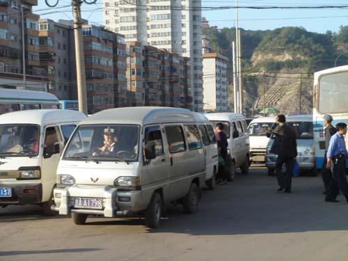 没钱生活压力大，但偏偏还要买辆车，这是为什么？