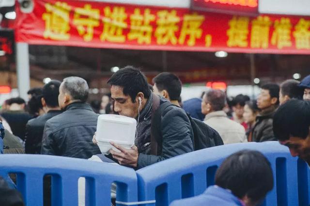 一组春运照片，一些春运故事