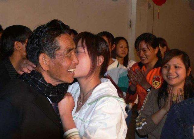 他是明朝后裔，奋战55年受人尊敬，有三位妻子，87岁不知去向