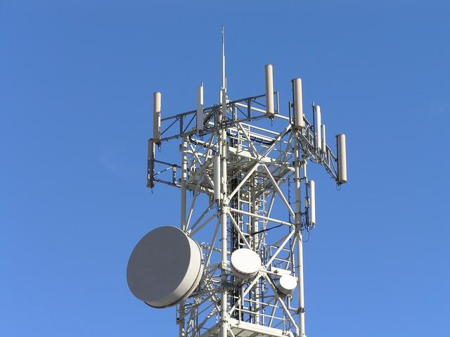 信维通信：国内手机天线标杆企业