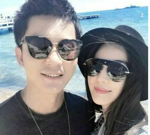 李晨自曝家世：父母离异有个小18岁的妹妹 和范冰冰联手赚3亿