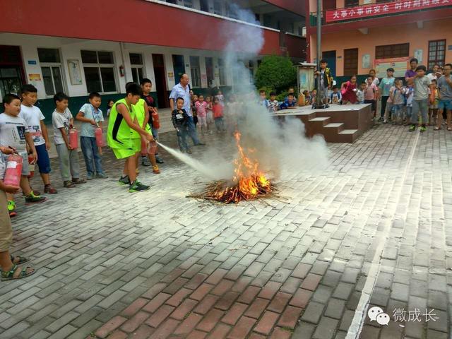 校园中秋节 拜师 安全齐报道