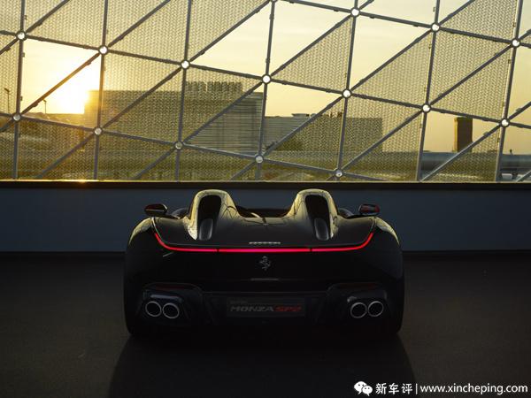 给老板们介绍两款理财产品：法拉利Icona Monza SP1/SP2