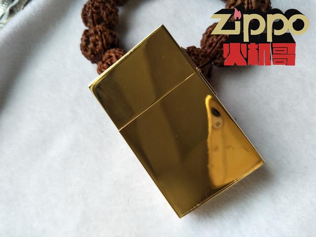 zippo火机里唯一一款可以打火又可以“防身”的大砖头火机！经典