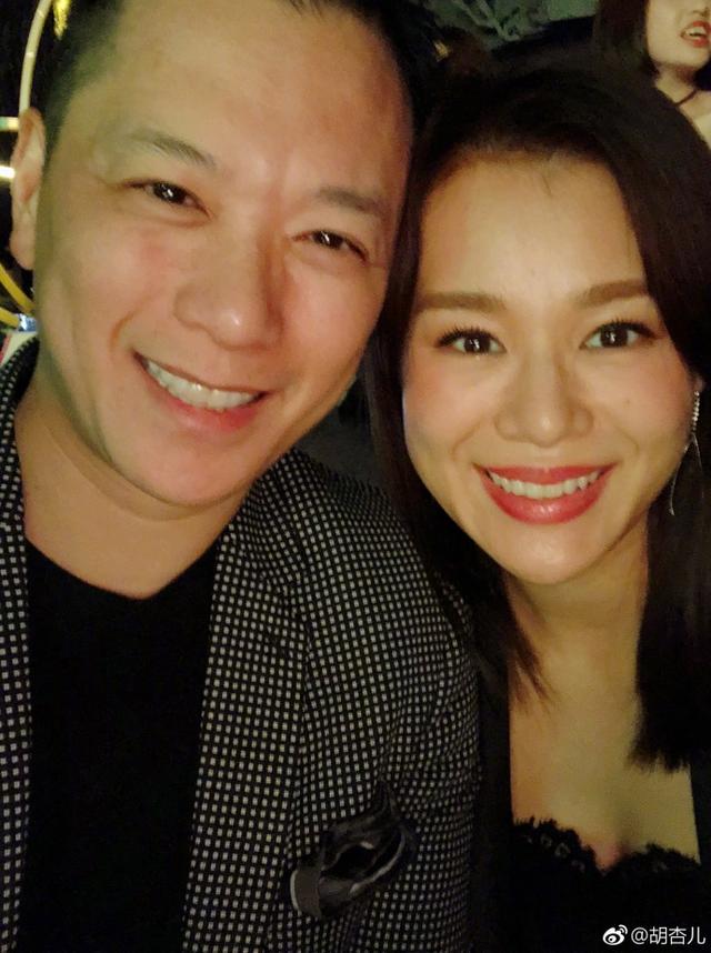 胡杏儿为了孩子退出自己创立的婚纱品牌