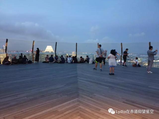 多少人心中的疑问：在金沙无边泳池游泳，会不会掉下去？