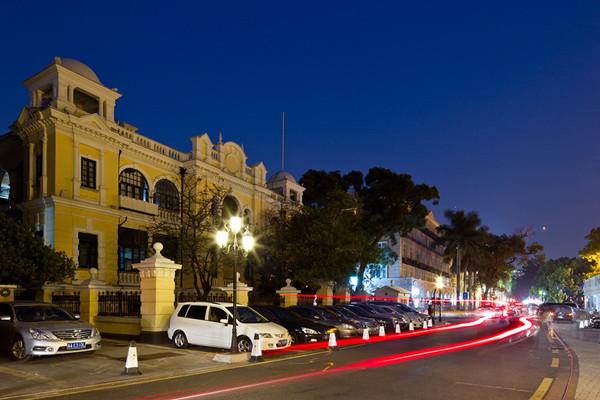 中国唯一一座在校大学生和小学生都超过一百万的城市