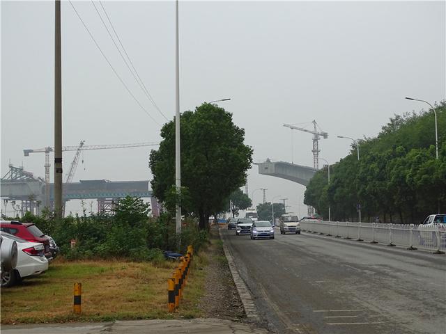 汉十高铁襄阳跨汉江大桥正在转体连接