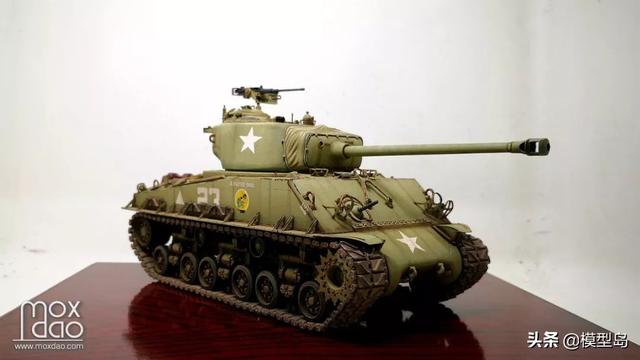 1/35 麦田M4A3E8和樱花萝莉豹 | 模型作品