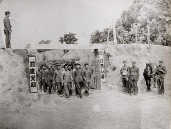 1985年严打期间，三名犯人因惧怕狱警的电棍，在狱中连取15条人命