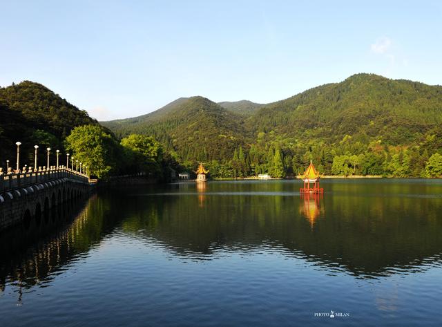 赏庐山杜鹃花，重游老电影取景地300万年前的冰窖遗迹！