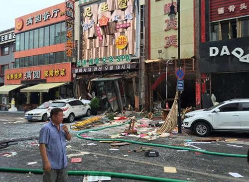 青岛一饭店发生煤气罐爆燃事故 无人员伤亡