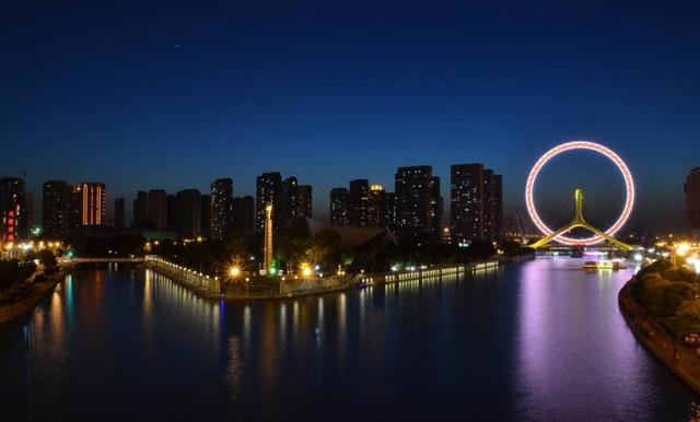 海河游船一定要夏天夜晚坐，吹着晚风看海河夜景遇见最美天津