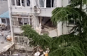 突发！青岛一居民楼发生爆燃！1死7伤！