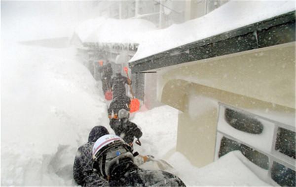 暴雪快将把日本掩埋，超市被买空，不少人将挨饿度寒冬！