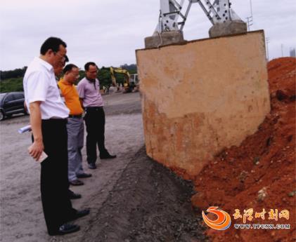 郁南县领导潘庆林到都城轻工、食品产业园区现场办公解决相关建设问题